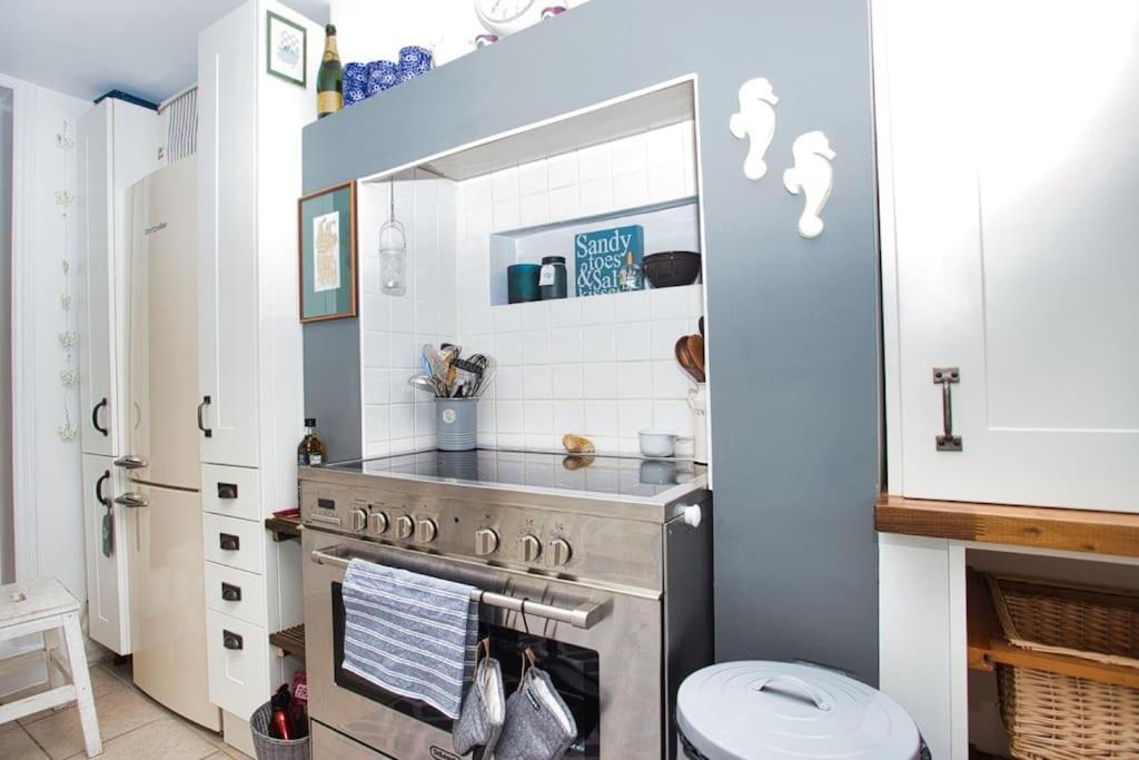 Restful And Cosy 4 Bed Home Minutes From The Beach 桑盖特 外观 照片