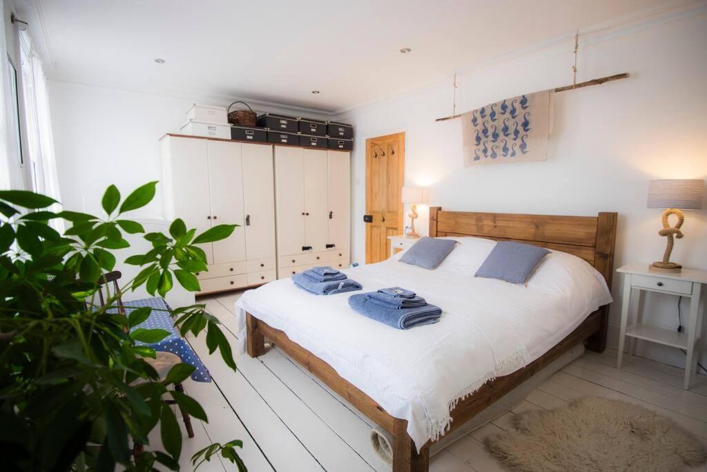 Restful And Cosy 4 Bed Home Minutes From The Beach 桑盖特 外观 照片