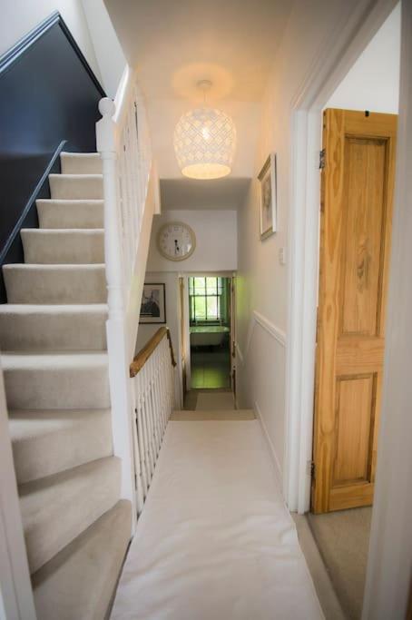 Restful And Cosy 4 Bed Home Minutes From The Beach 桑盖特 外观 照片